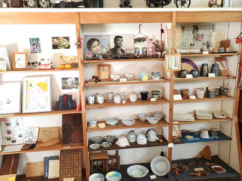 当店の向いにありますハウビングムカイ、素敵なお店です