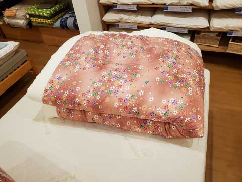サイズオーダー介護ベット用少し軽い手作り掛布団 三重県熊野市向井ふとん店