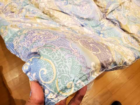 襟元が汚れてきた羽毛布団の仕立替え納品事例 三重県熊野市向井ふとん店