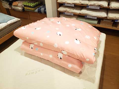 オーダーメイド保育所のお昼寝用手作り掛布団、敷布団 三重県熊野市向井ふとん店