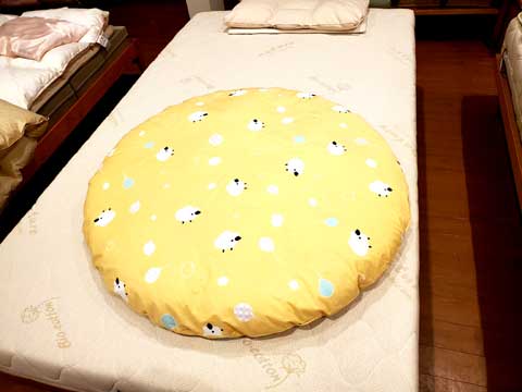 おむつ替えに便利なサイズオーダー手作りベビー布団　三重県熊野市向井ふとん店