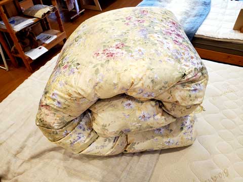 羽毛が出てくる羽毛布団リフォーム事例 三重県熊野市向井ふとん店