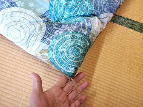 ベットマットレスの上に敷く薄くて軽い手作り敷布団 三重県熊野市向井ふとん店