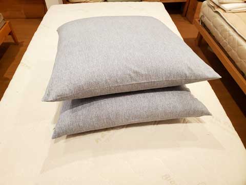 リビングでゆったり座れる手作り座布団（カバータイプ）　三重県熊野市向井ふとん店
