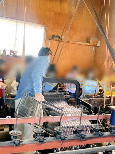 市木木綿織工場 見学小学生