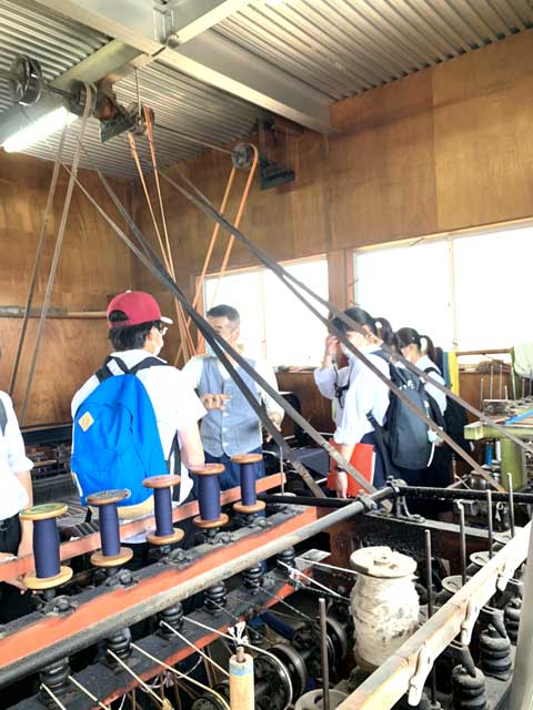 修学旅行市木木綿工場見学