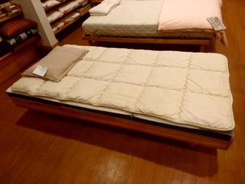 キャメル敷パット 腰痛防止 向井ふとん店
