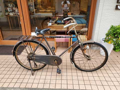 手作り布団　向井ふとん店　古い自転車