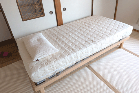 「朝起きると楽です」ラテックスマットレスとウッドスプリングベッドの嬉しい感想をいただきました