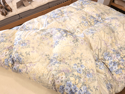 息子さんが使っていてボリュームが無くなってきた羽毛布団の仕立て替えリフォーム