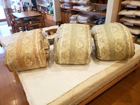 ３枚のダブルサイズの羽毛布団を３枚のシングルサイズに作り替え 三重県熊野市向井ふとん店