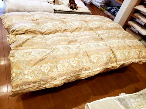 ダブルサイズの羽毛布団リフォーム仕立替え事例 三重県熊野市向井ふとん店