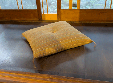 大分県からご注文、米寿のお祝いに市木木綿座布団　三重県熊野市向井ふとん店